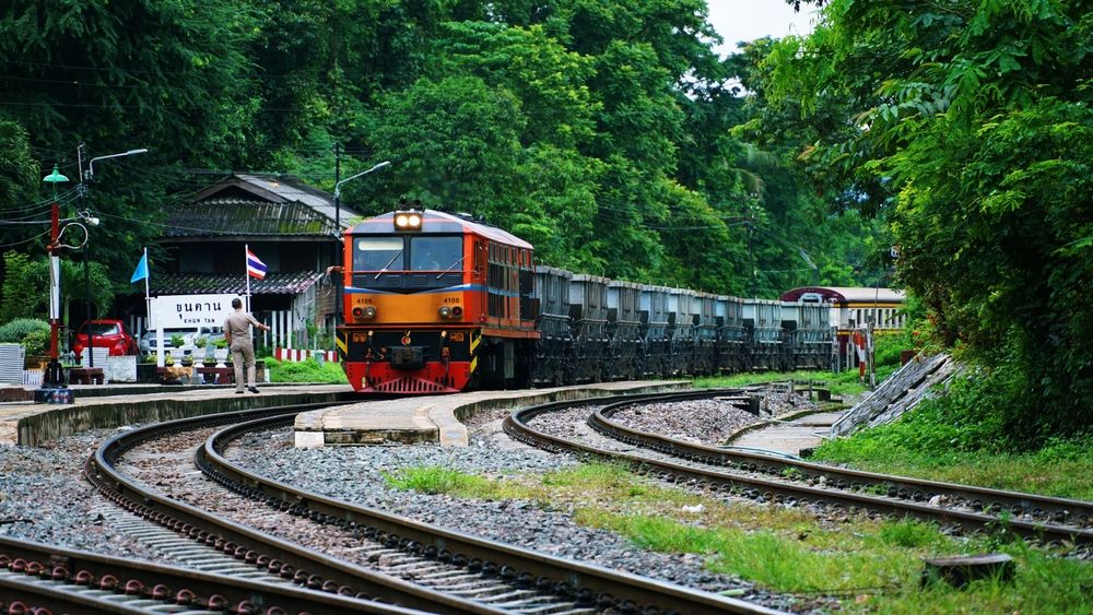 清邁&南奔6日．泰式復古火車．清來藍白廟．金三角國家公園．納蘭古城．雙龍寺．南奔火車之旅．哈利奔猜寺